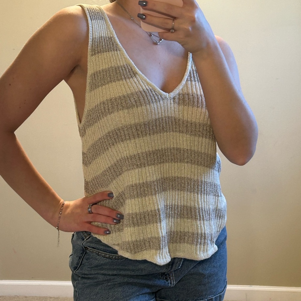 🌸5 for $12🌸 sweater tank